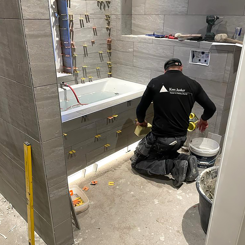 Over Jonker Tegels en Timmerwerken